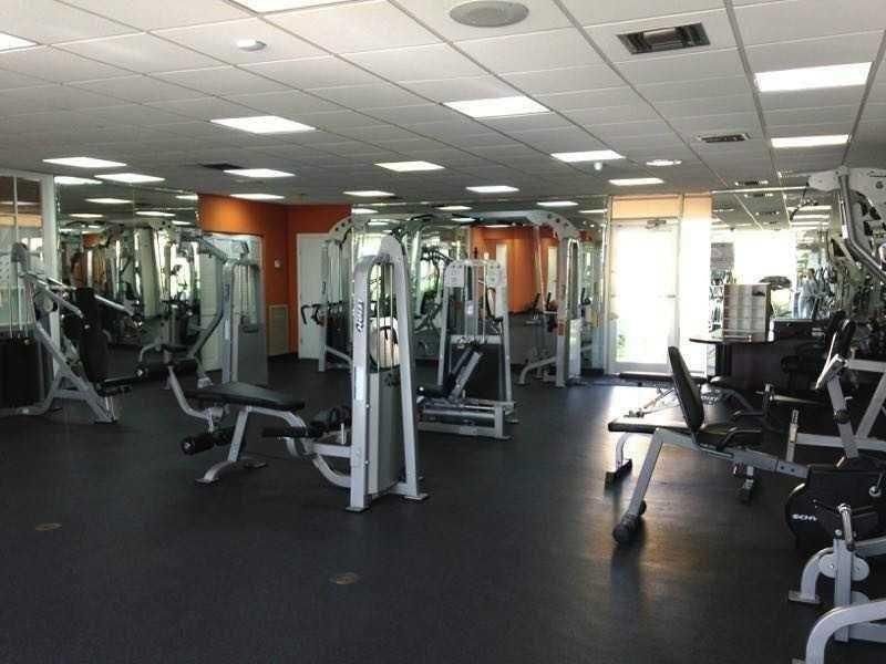Building Photo - 9375 Fontainebleau Blvd