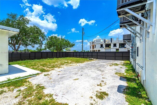Building Photo - 21845 Goulds Ave