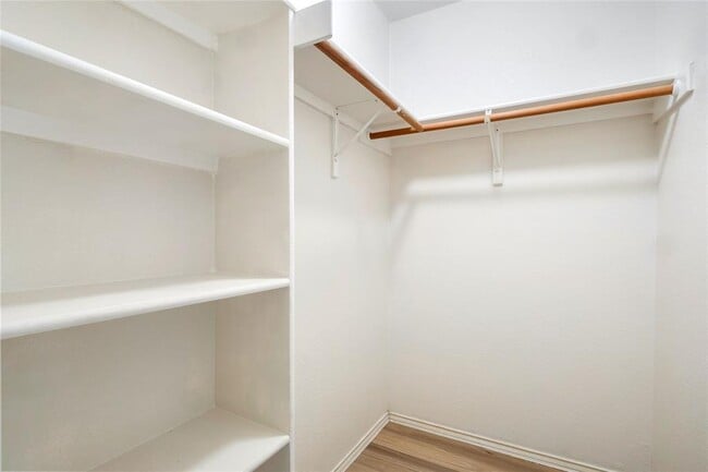 Building Photo - 4003 Reeders Dr