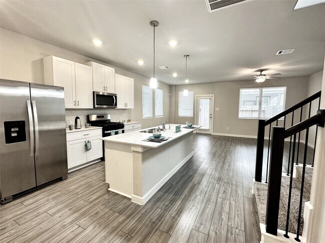 Building Photo - 3113 Moontide Ln