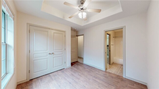 Building Photo - 115 Richards St