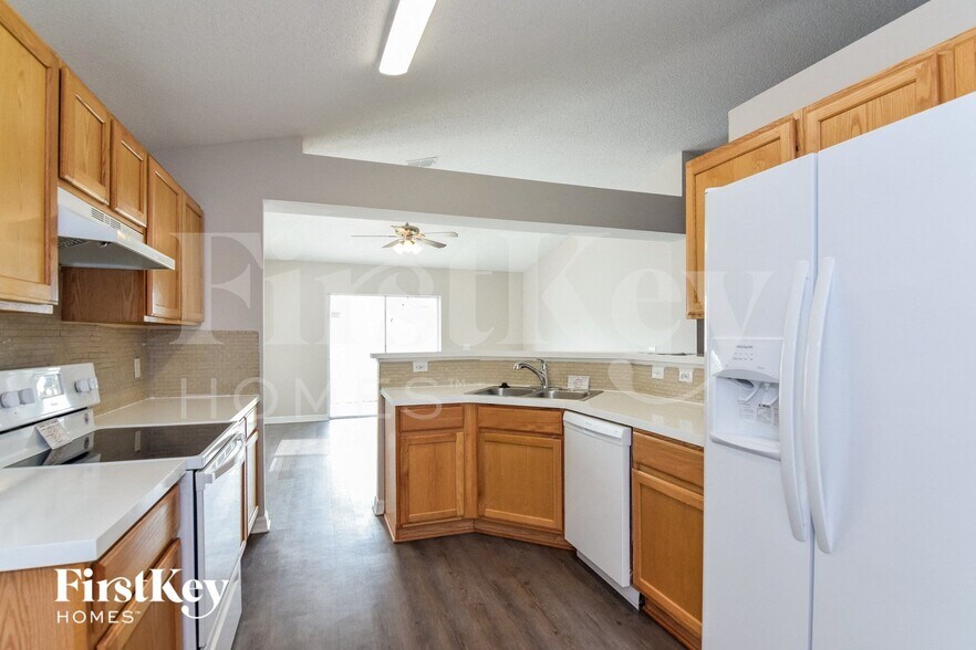 Building Photo - 10409 River Bream Dr