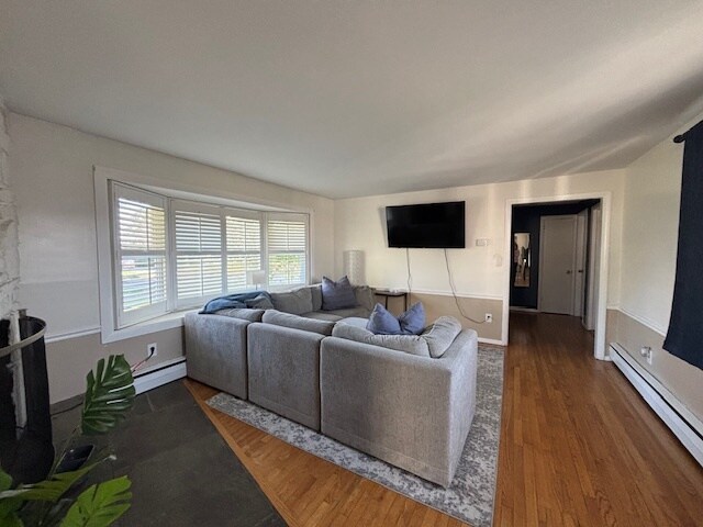 Building Photo - 93 Seaside Ave