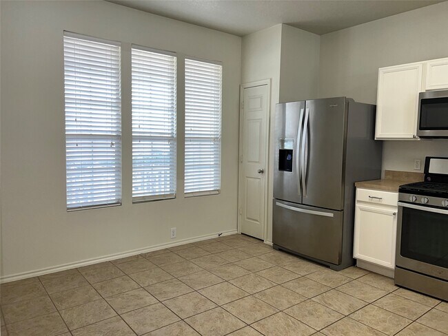 Building Photo - 18823 S Lyford Dr