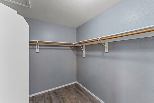 Building Photo - Spacious Home in Highly Desirable Windmill Mesa