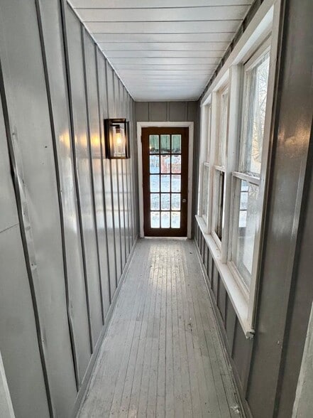 Building Photo - 114 S Carbon St