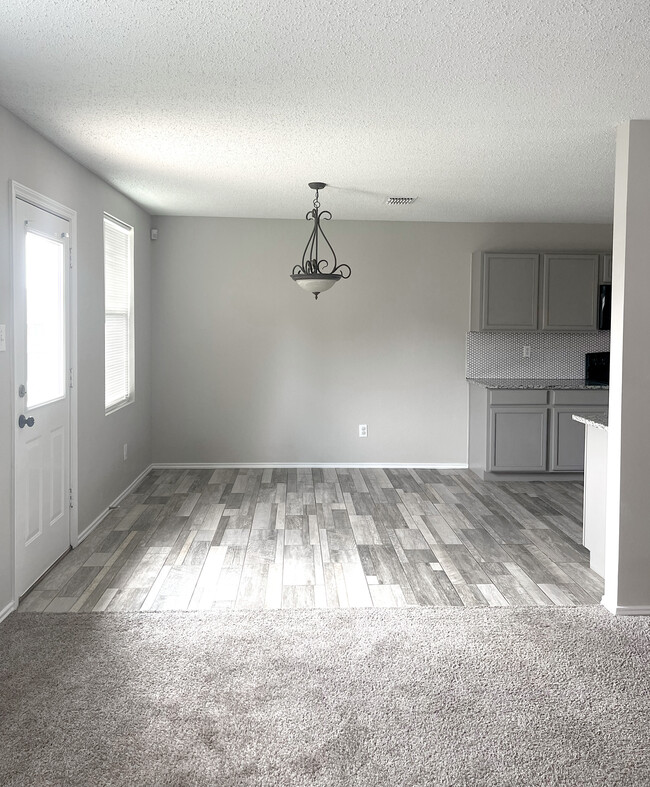 Building Photo - 1419 Windy Meadows Dr