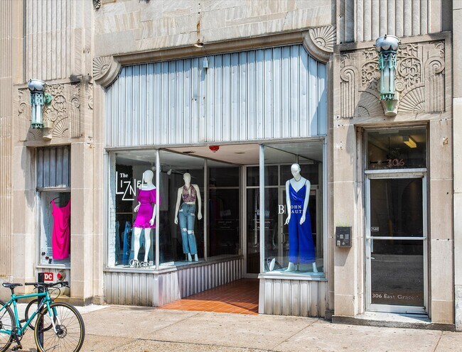 Interior Photo - Grace Street 306 E