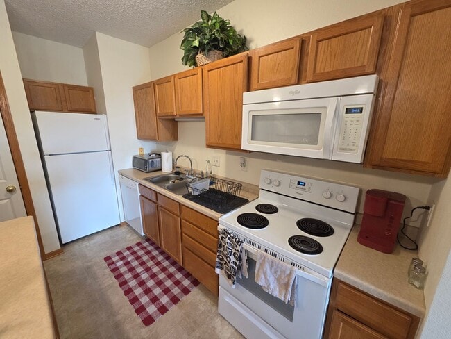 Building Photo - The Urban Condo You've Been Waiting For- 2bd/2ba in St. Paul's Greater East Side
