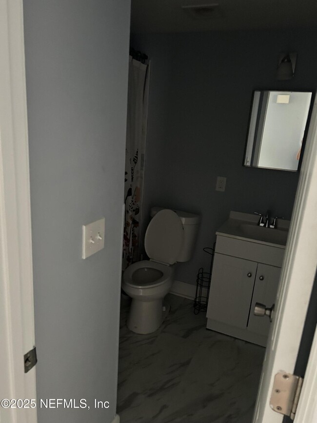 Building Photo - 2834 Goldenrod Cir E