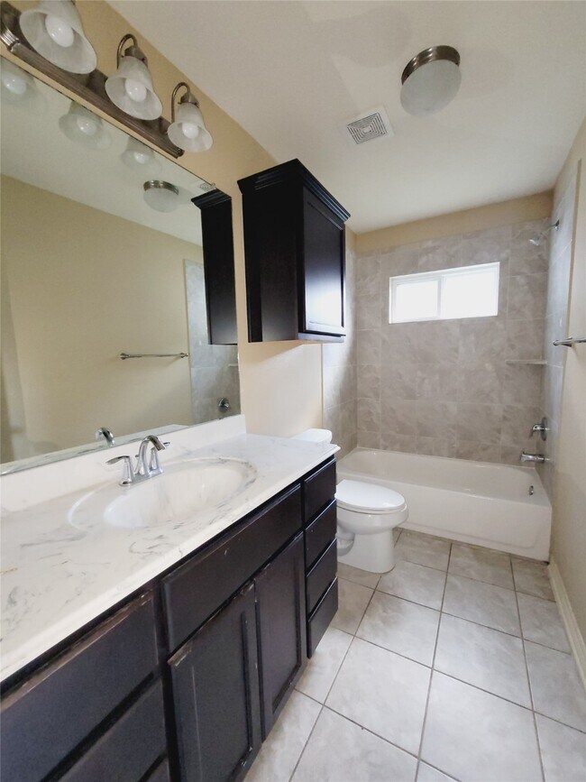 Building Photo - 8031 Canyon St