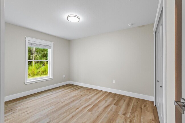 Building Photo - Modern Living Awaits!