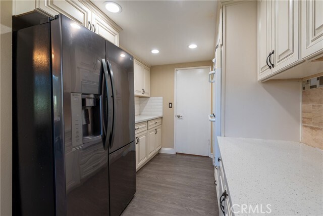 Building Photo - 28 Sycamore Ln