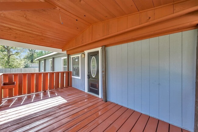 Building Photo - 11636 Old Oaks Ln