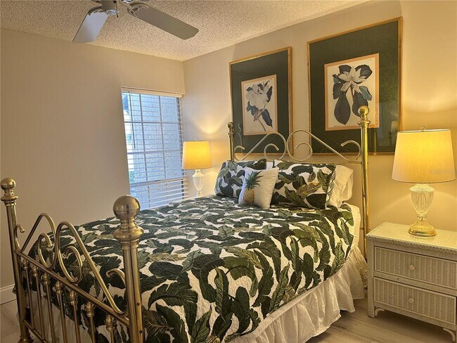 Building Photo - 5906 Doral Dr
