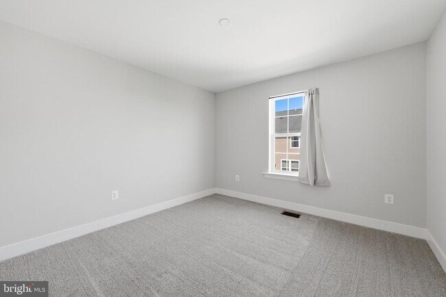 Building Photo - 43976 Vaira Terrace