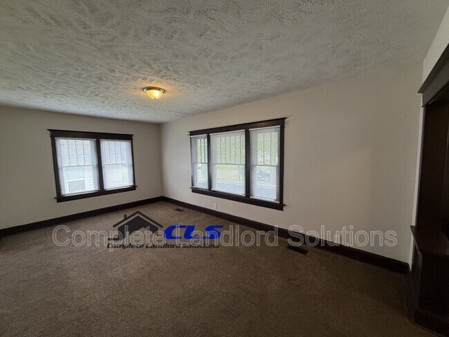 Building Photo - 1725 Garfield Ave