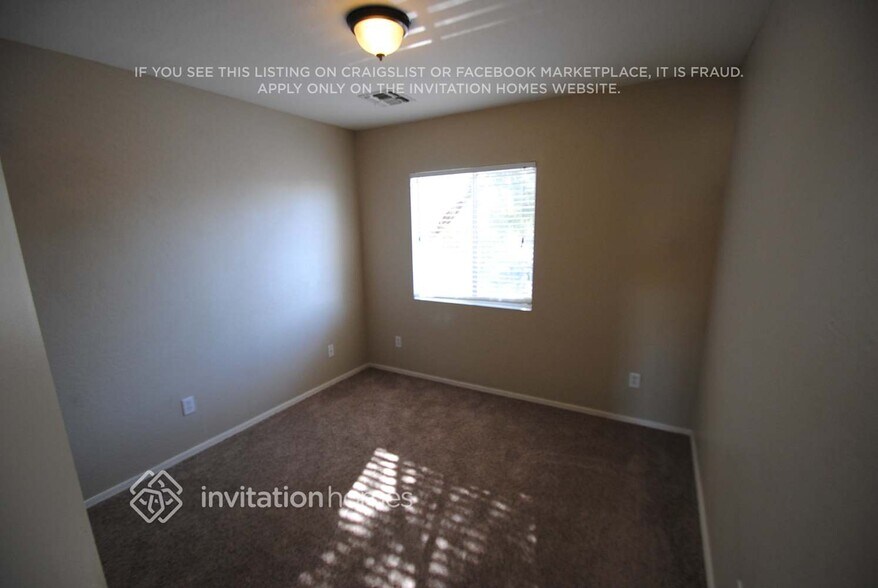 Building Photo - 6040 W Wood St