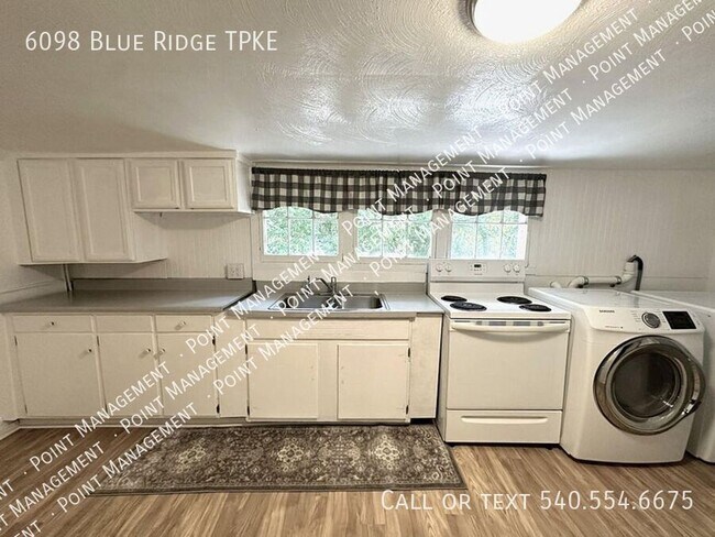Building Photo - 6098 Blue Ridge Turnpike