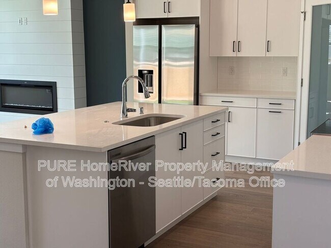 Building Photo - 18201 35th Ave Ct E