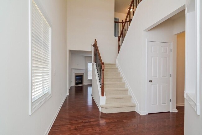 Building Photo - 5780 Weddington Dr