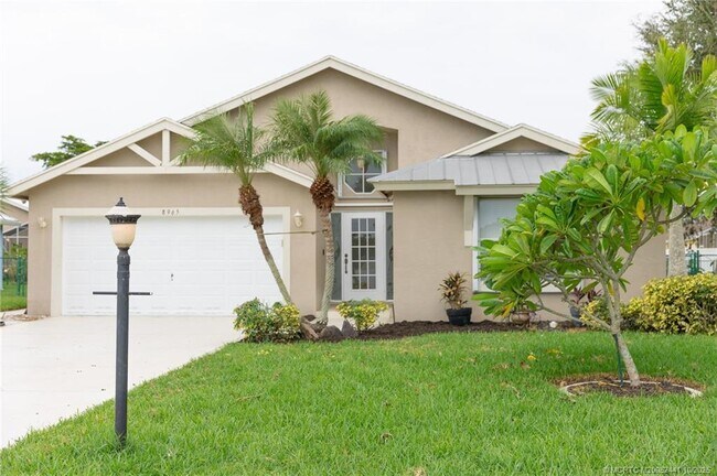 Building Photo - 8965 SW Chevy Cir