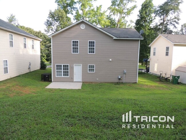 Building Photo - 1053 Dale Ave
