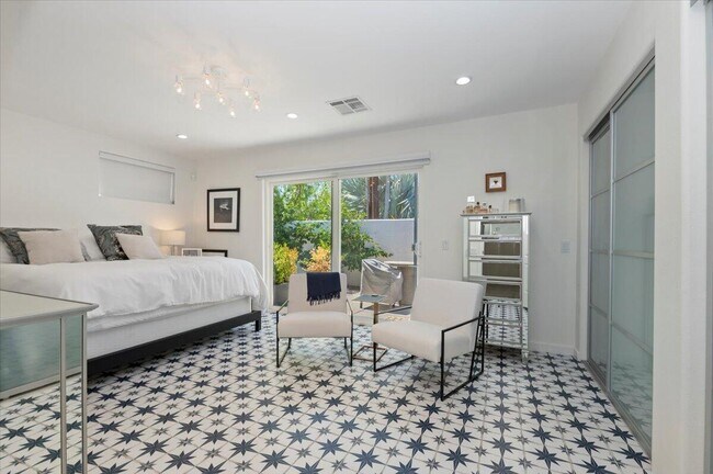 Building Photo - 54990 Avenida Madero