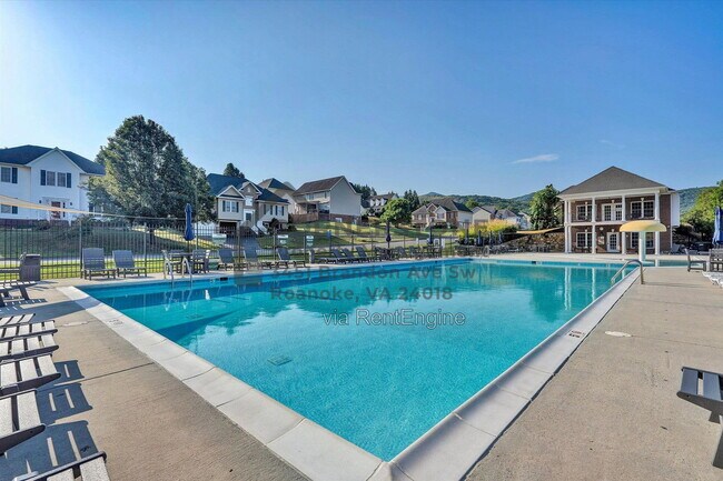 Building Photo - 2737 Russlen Dr