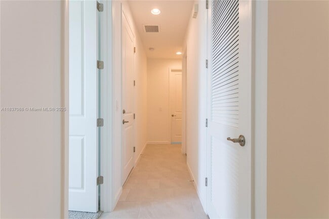Building Photo - 6463 Trails Of Foxford Ct