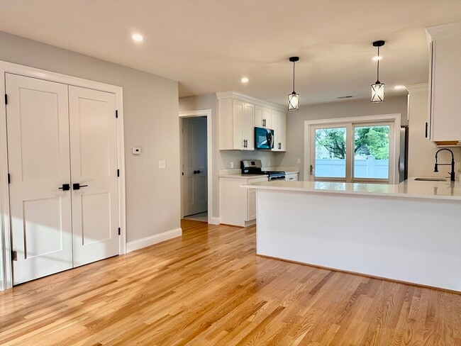 Building Photo - 71 Bolivar St