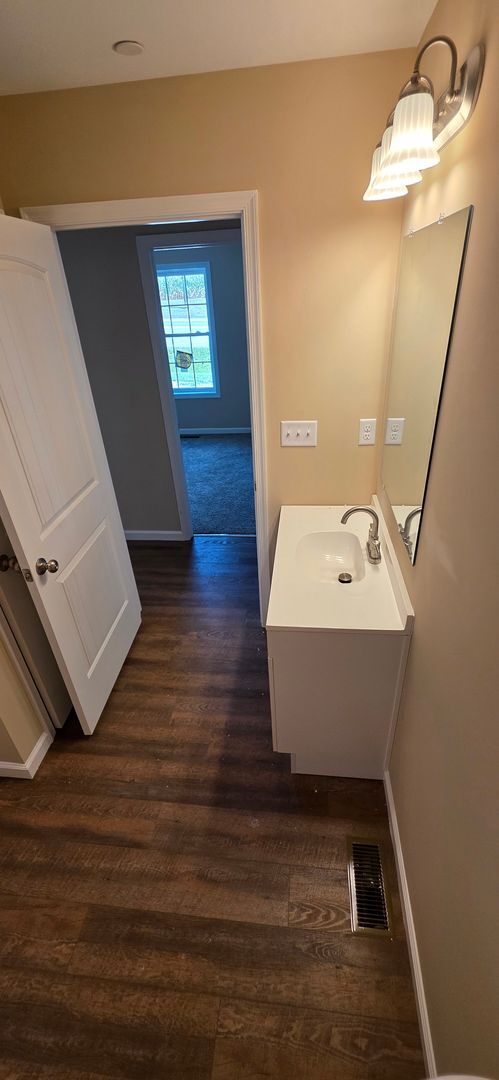 Building Photo - Brand New House Close to the Bay!