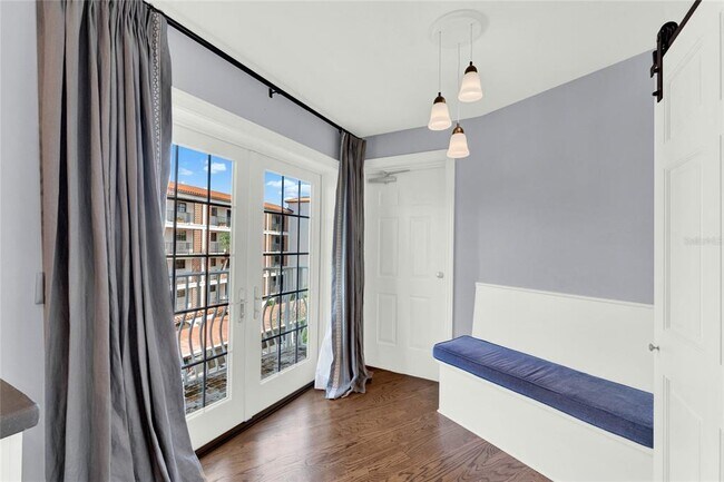 Building Photo - 200 S Interlachen Ave