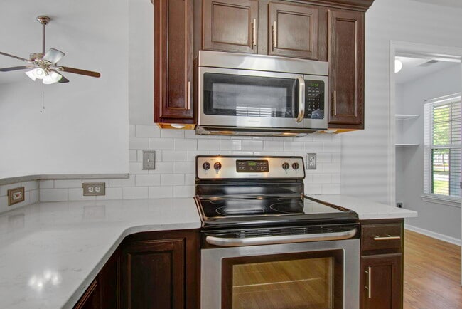 Building Photo - 5328 Tidewater Dr