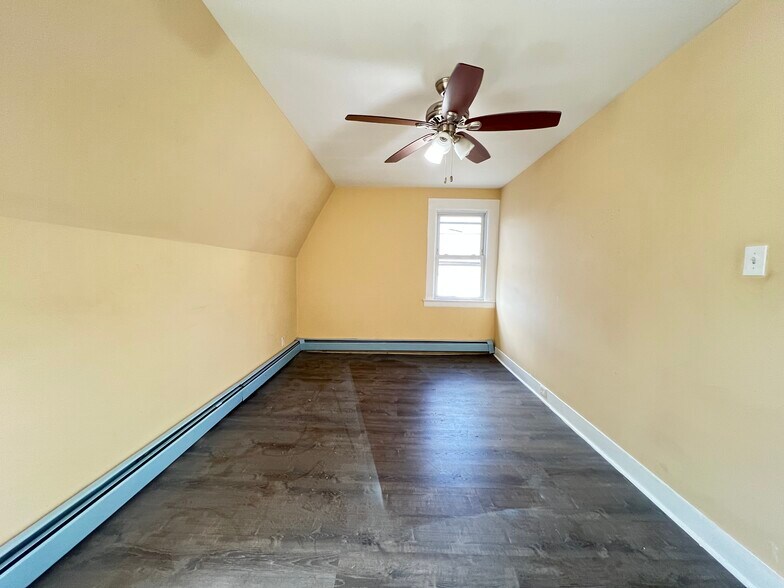 Building Photo - 32 Fabyan Pl