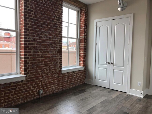Building Photo - 48 N Broad St