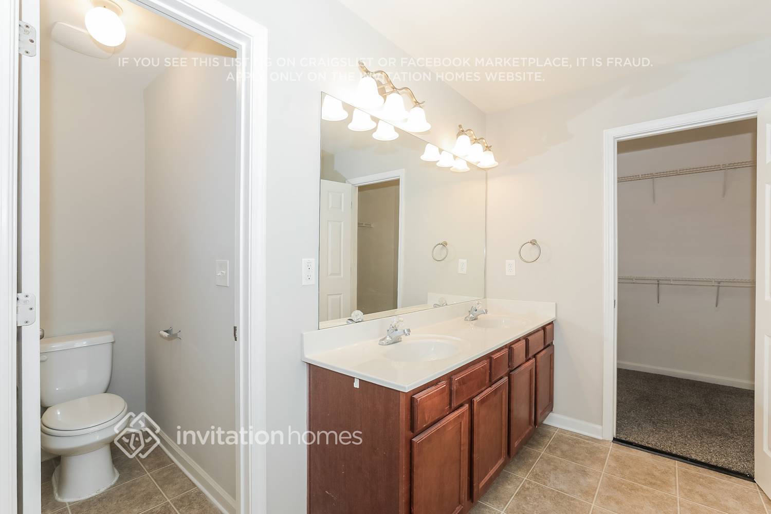 Building Photo - 1142 Balvaird Dr SE