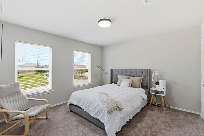 Building Photo - 8027 Dauntless Dr