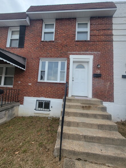 Primary Photo - 3242 Westmont Ave