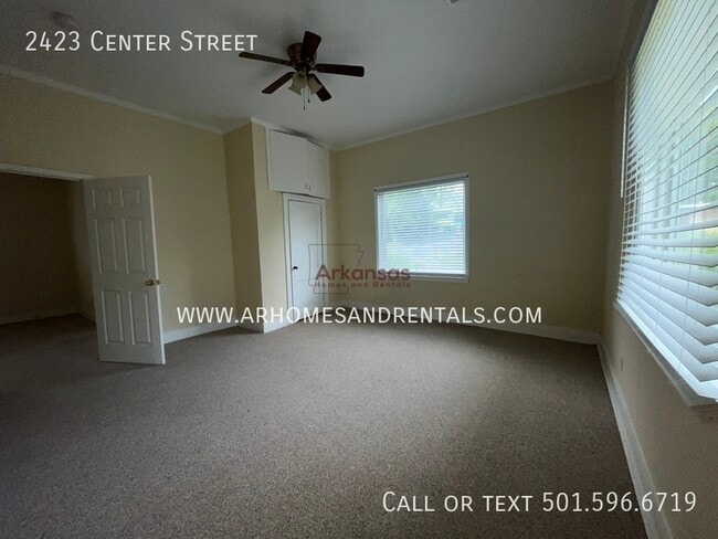 Building Photo - 2423 Center St