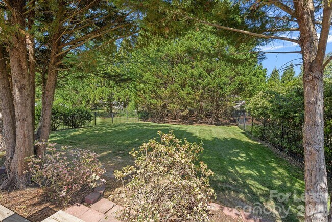 Building Photo - 1626 Hammond Dr