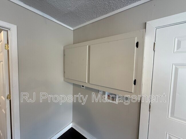 Building Photo - 1659 Patton St