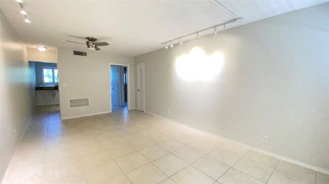Building Photo - 660 Cypress Lake Blvd
