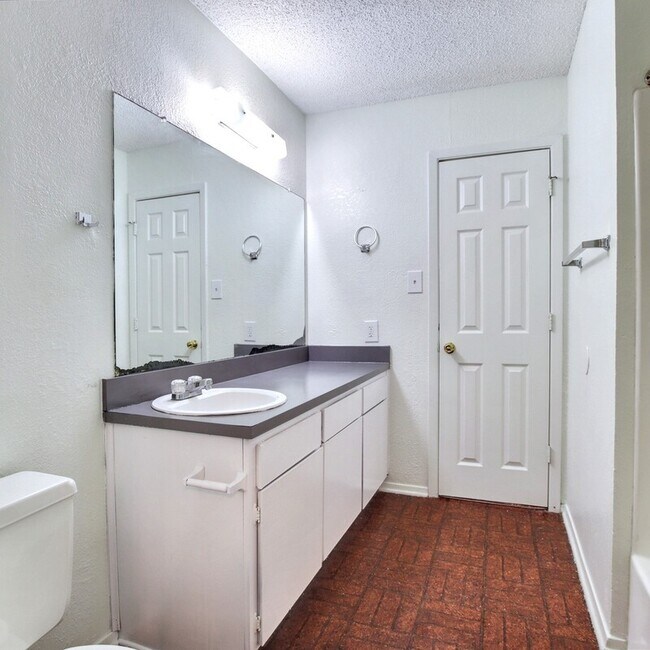 Building Photo - 3830 Coates Cir