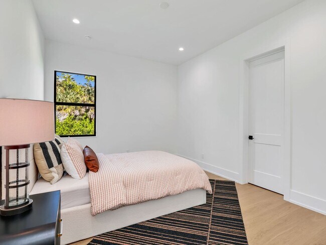 Building Photo - Brand-new contemporary estate on 2.27 private acres