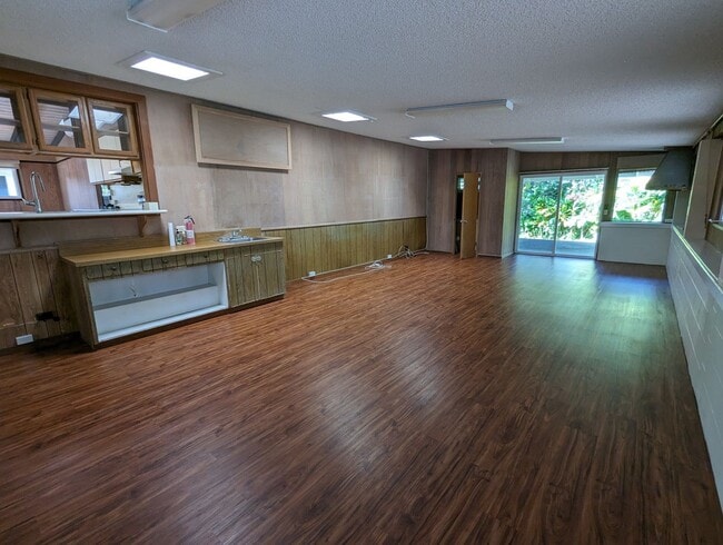 Building Photo - Vintage Upper Manoa 3 bed 2.5 Bath home