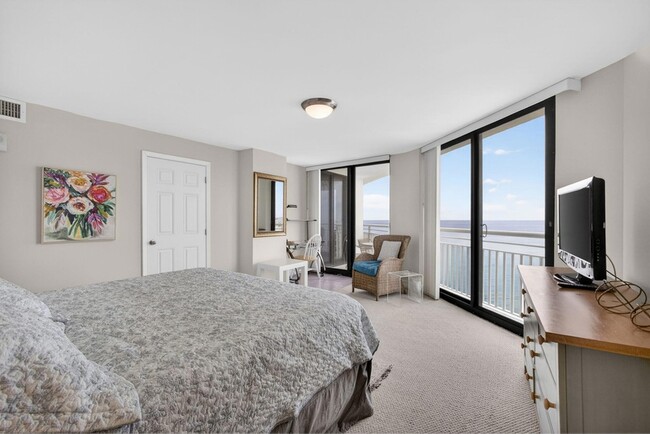 Building Photo - 3000 N Ocean Dr