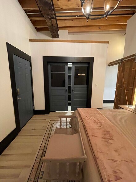 Building Photo - 719 S. Baker St.