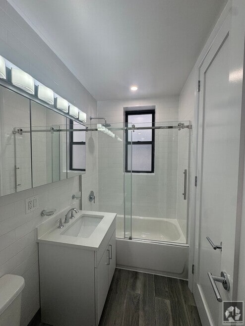 Building Photo - 145 W 55th St
