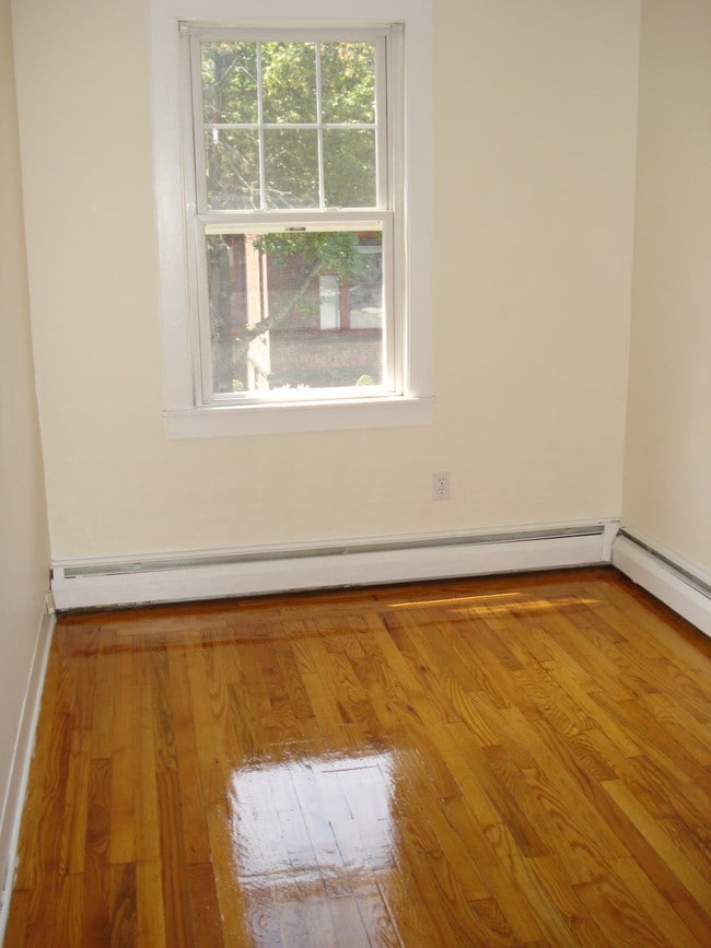 Building Photo - 189 Bradley